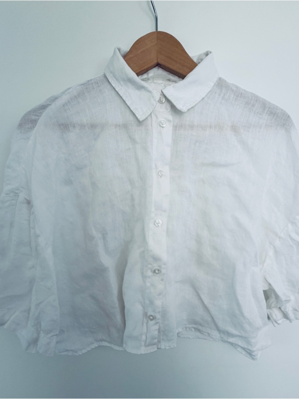 H&M White Cropped Button-Down Shirt